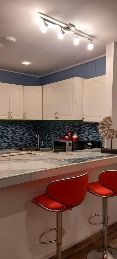 Amazing Beach View Apartments كاسترايْزْ المظهر الخارجي الصورة